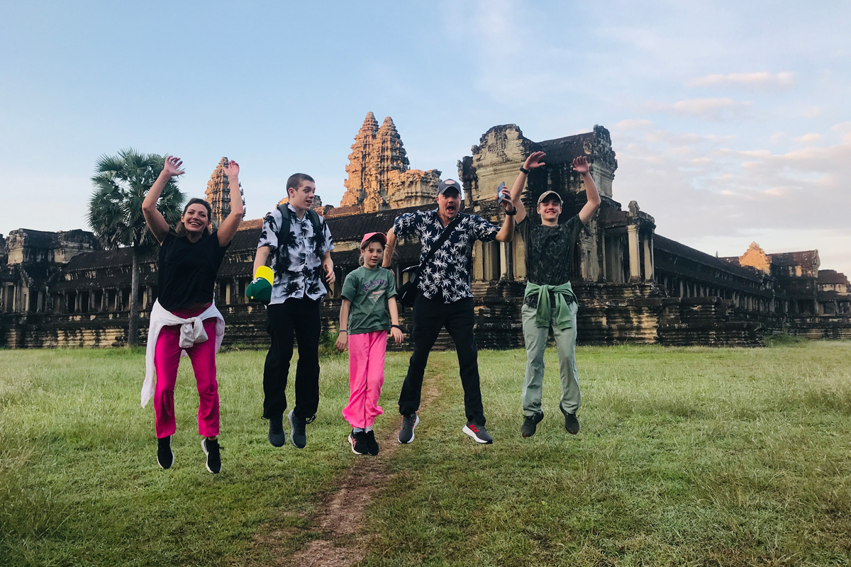 family-tours-angkor-wat