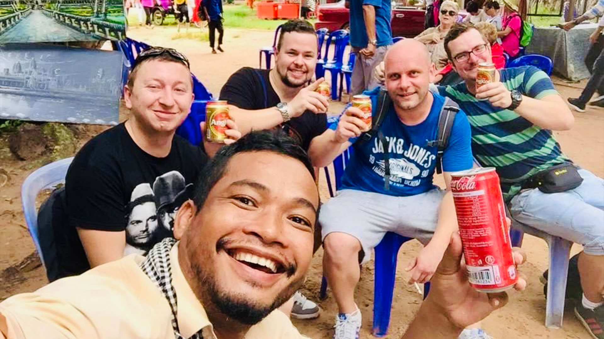 local-tour-guide-long-boreth-with-happy-clients